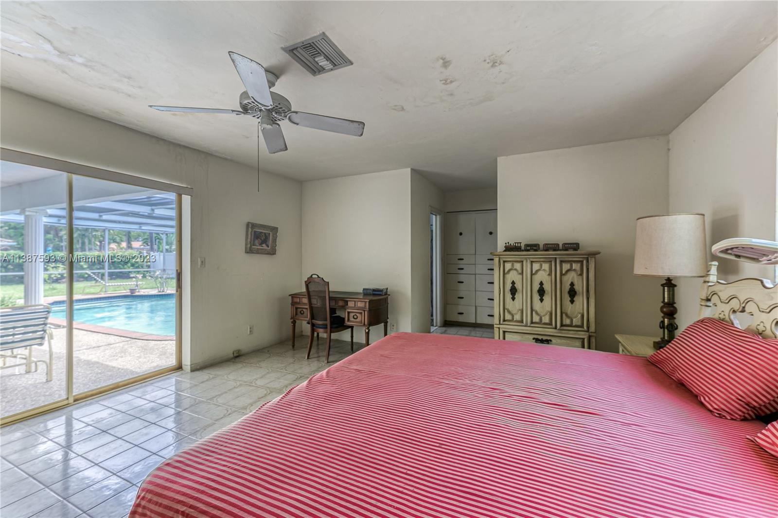 CORAL RIDGE COUNTRY CLUB - Residential