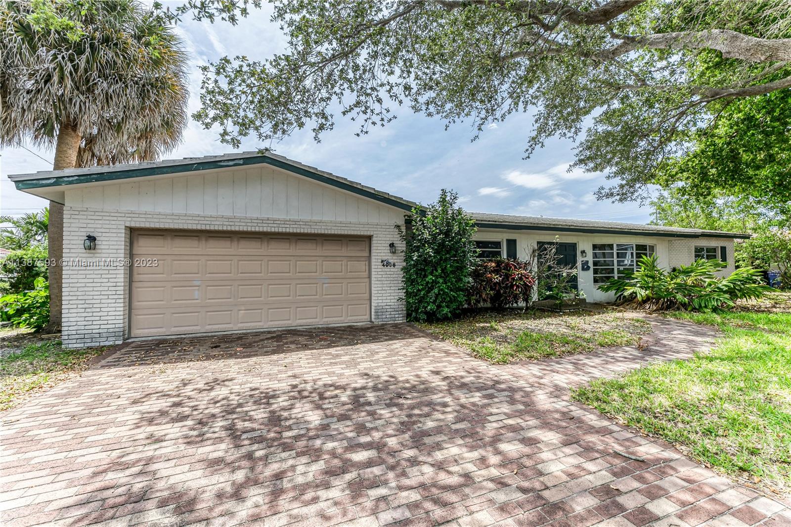 CORAL RIDGE COUNTRY CLUB - Residential