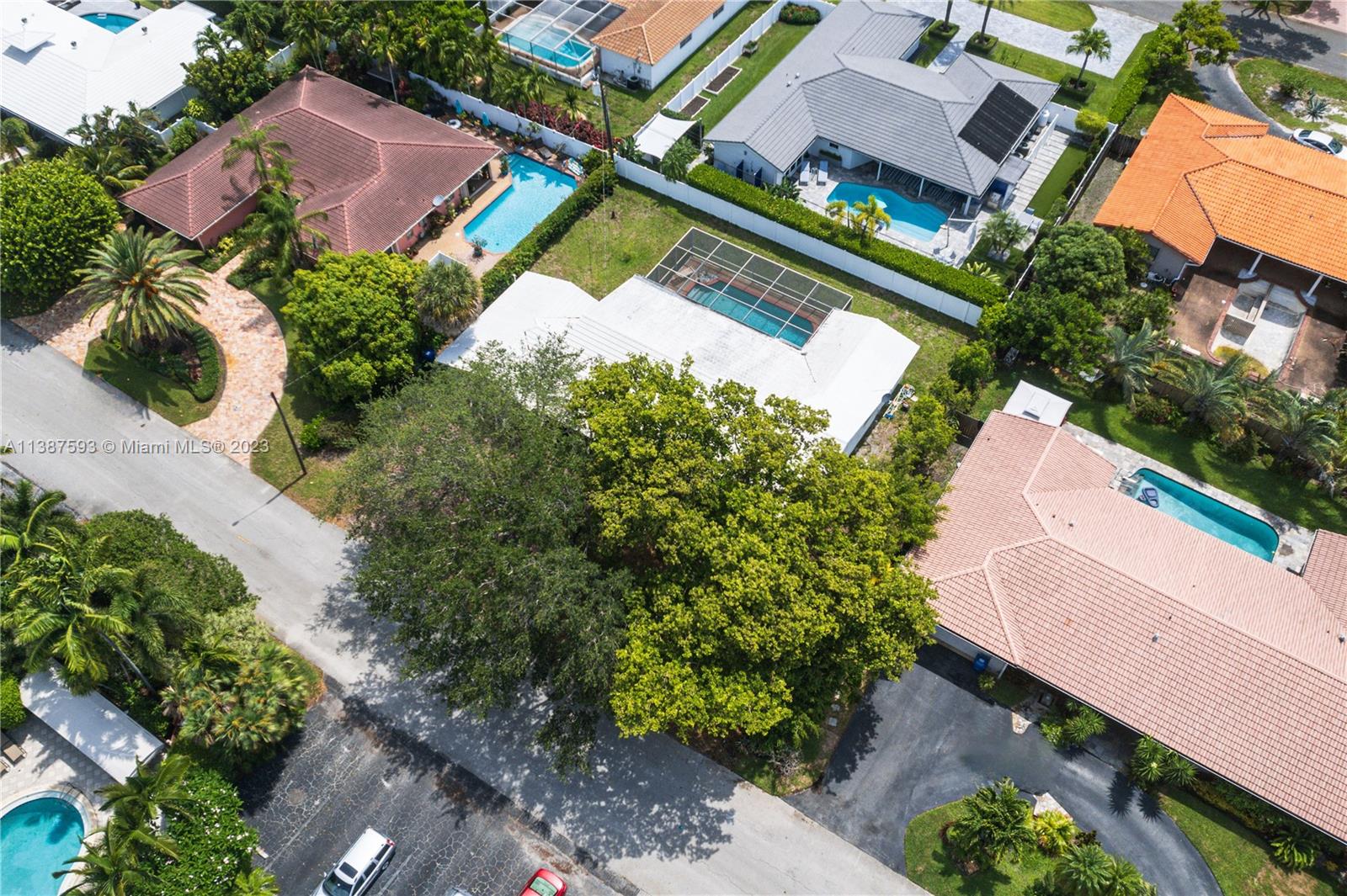CORAL RIDGE COUNTRY CLUB - Residential