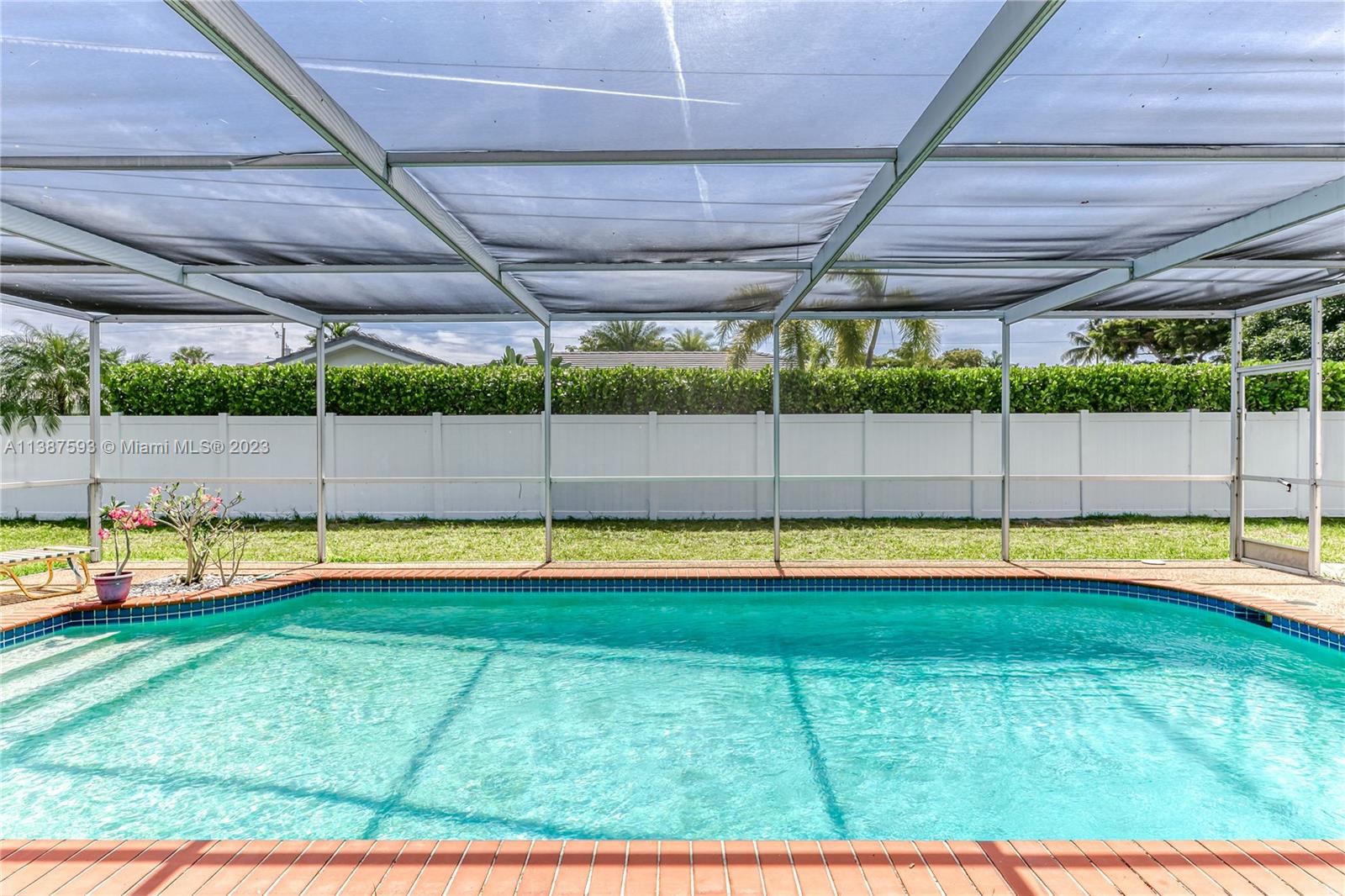 CORAL RIDGE COUNTRY CLUB - Residential