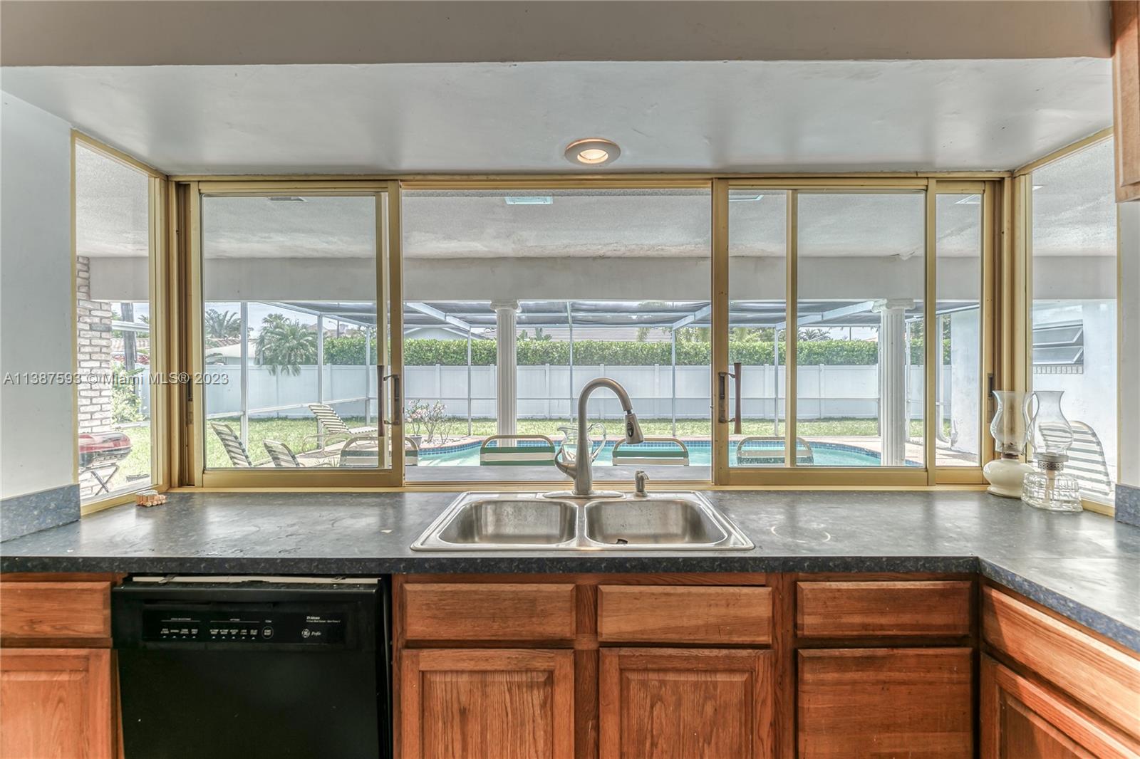 CORAL RIDGE COUNTRY CLUB - Residential