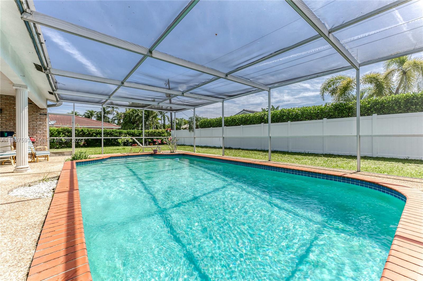 CORAL RIDGE COUNTRY CLUB - Residential