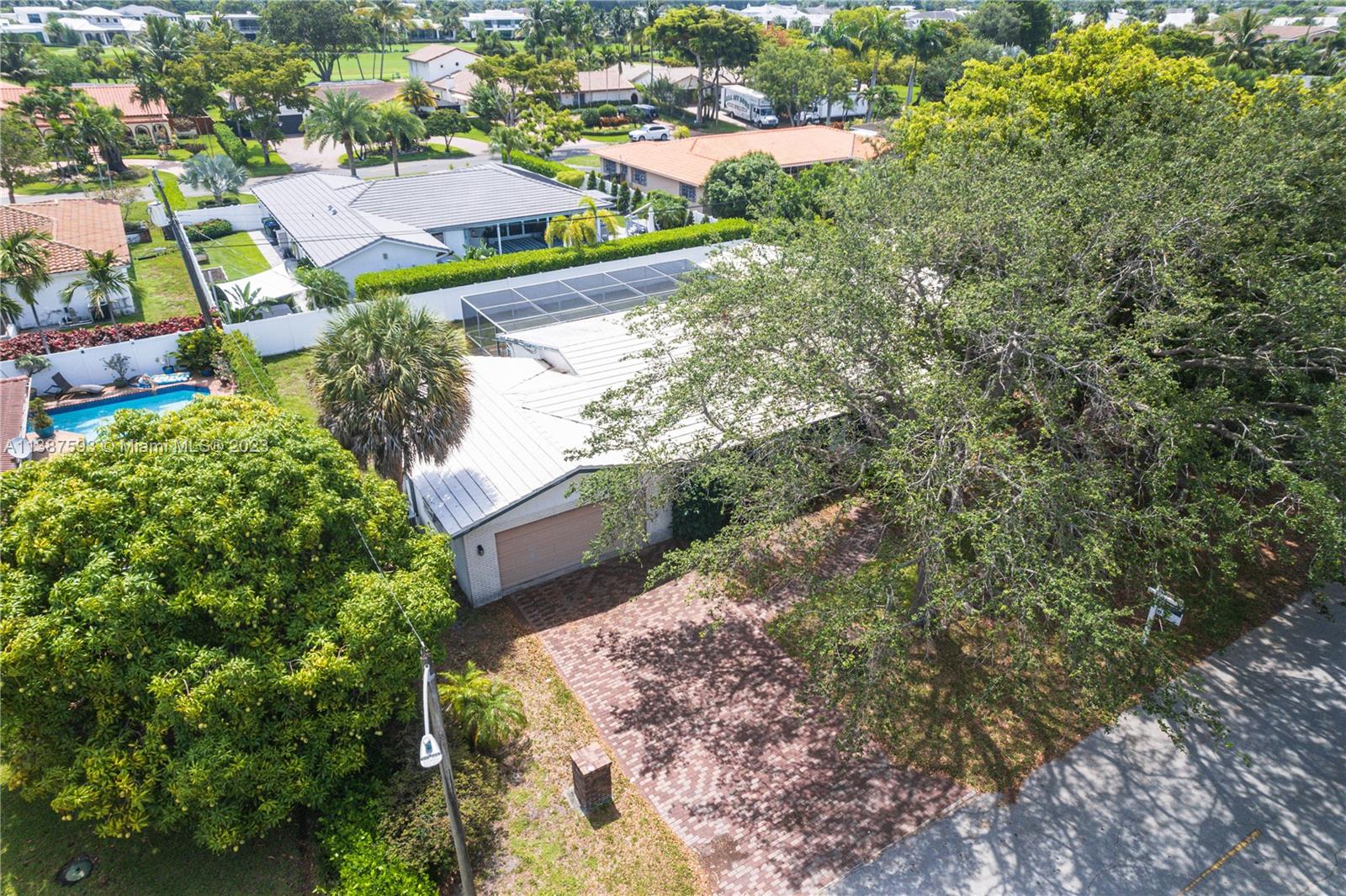 CORAL RIDGE COUNTRY CLUB - Residential