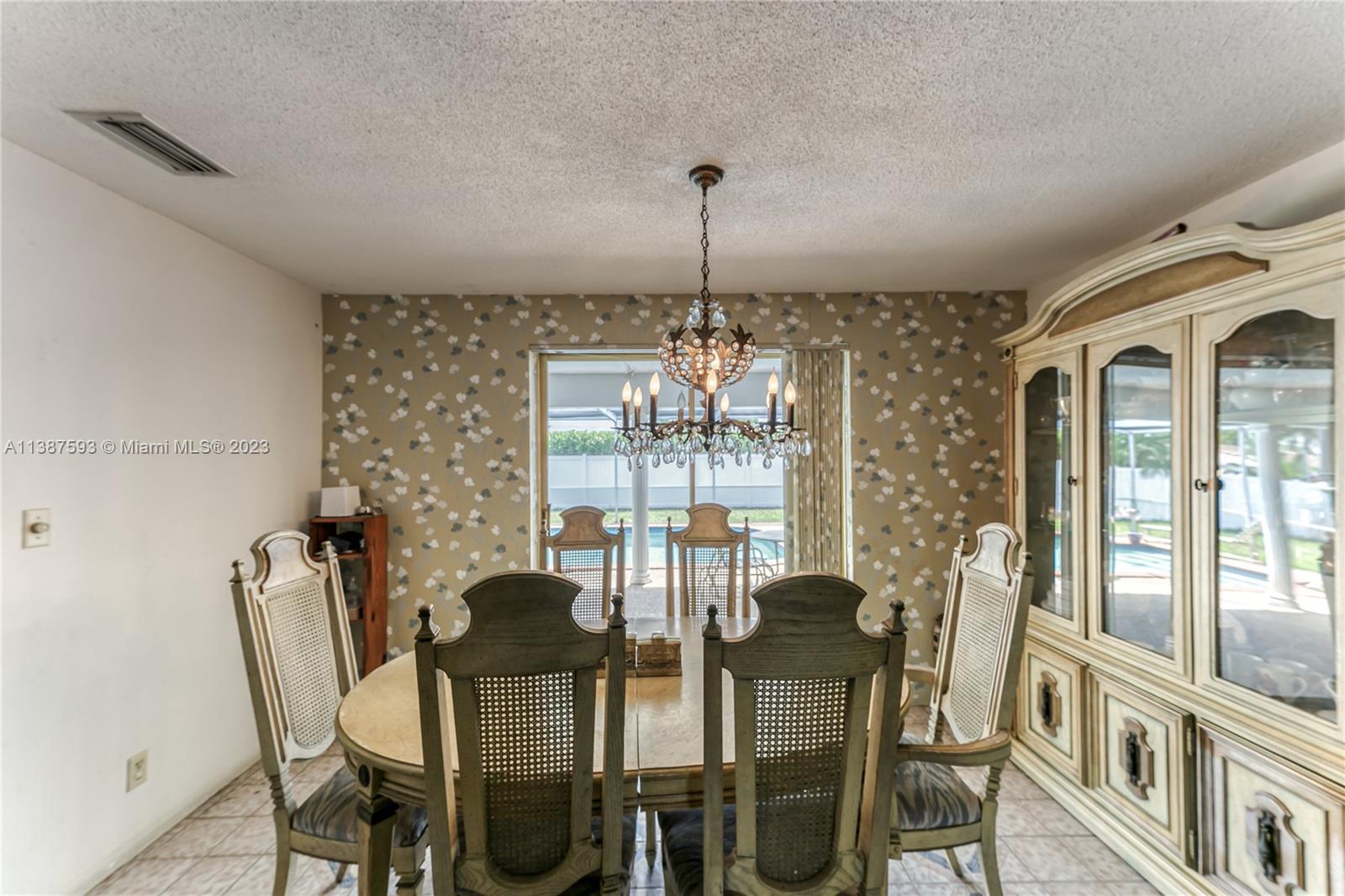 CORAL RIDGE COUNTRY CLUB - Residential