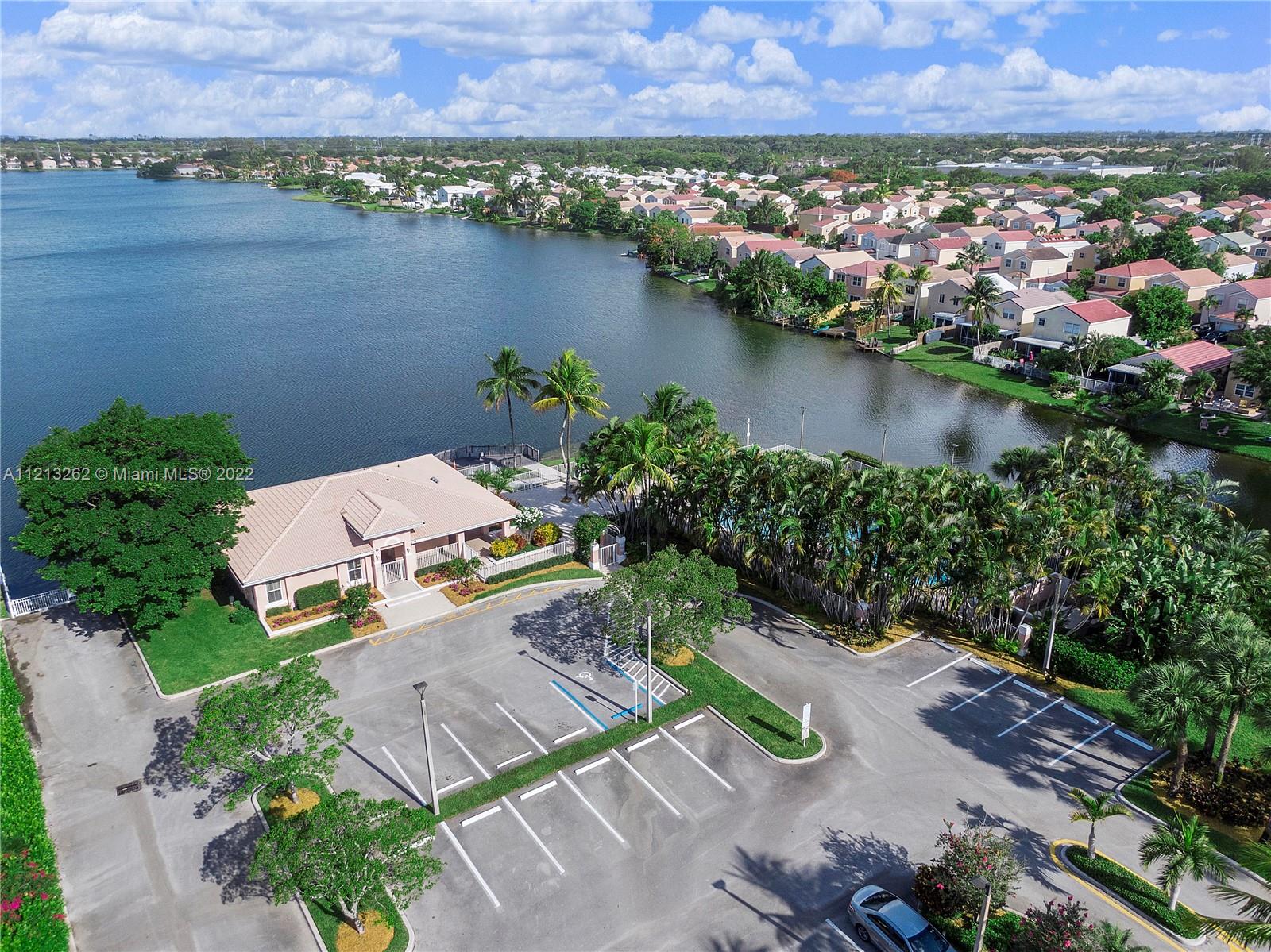 CORAL BAY - Residential