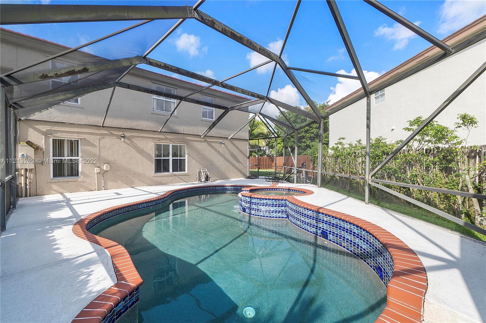 CORAL BAY - Residential