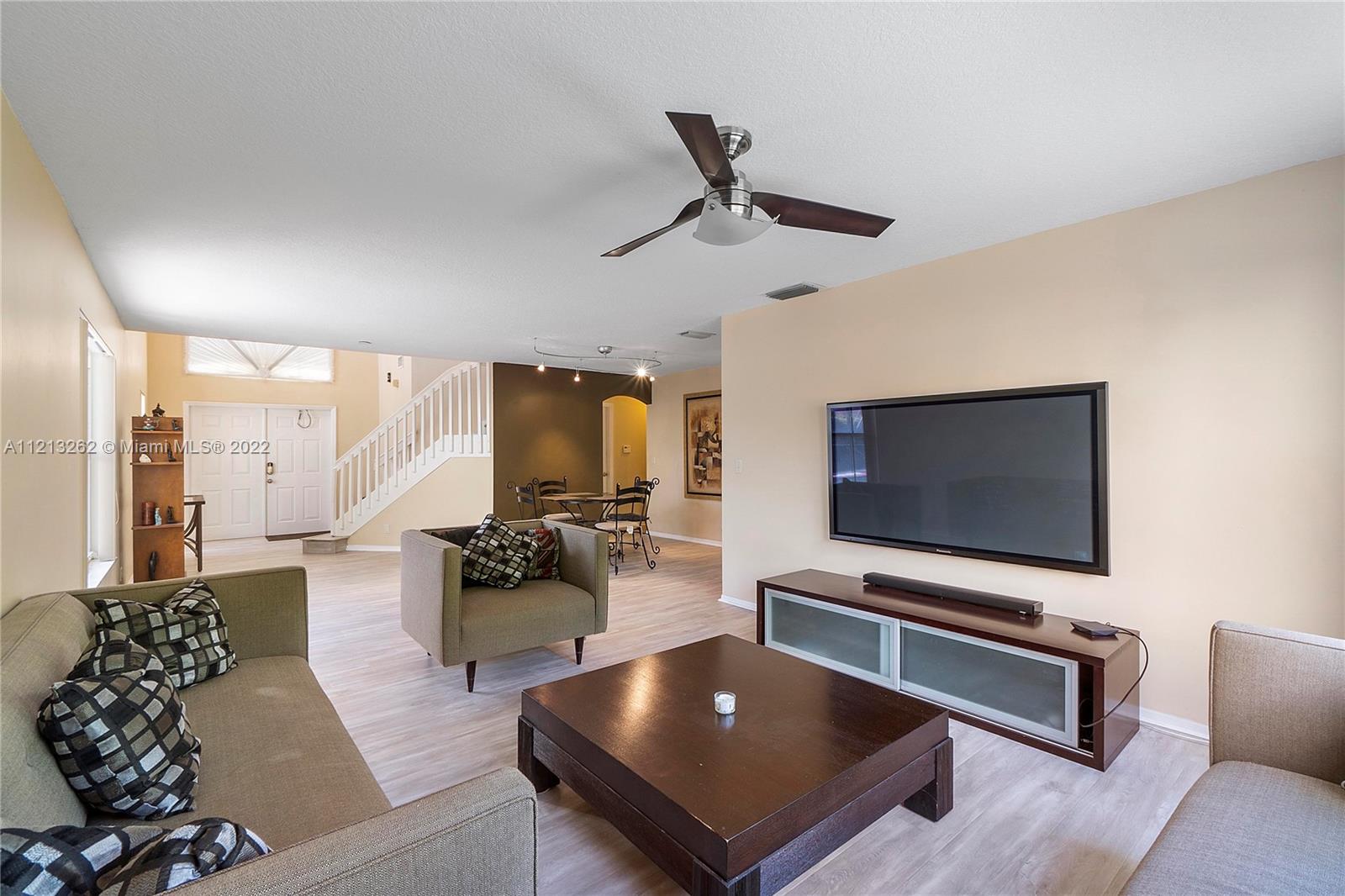 CORAL BAY - Residential