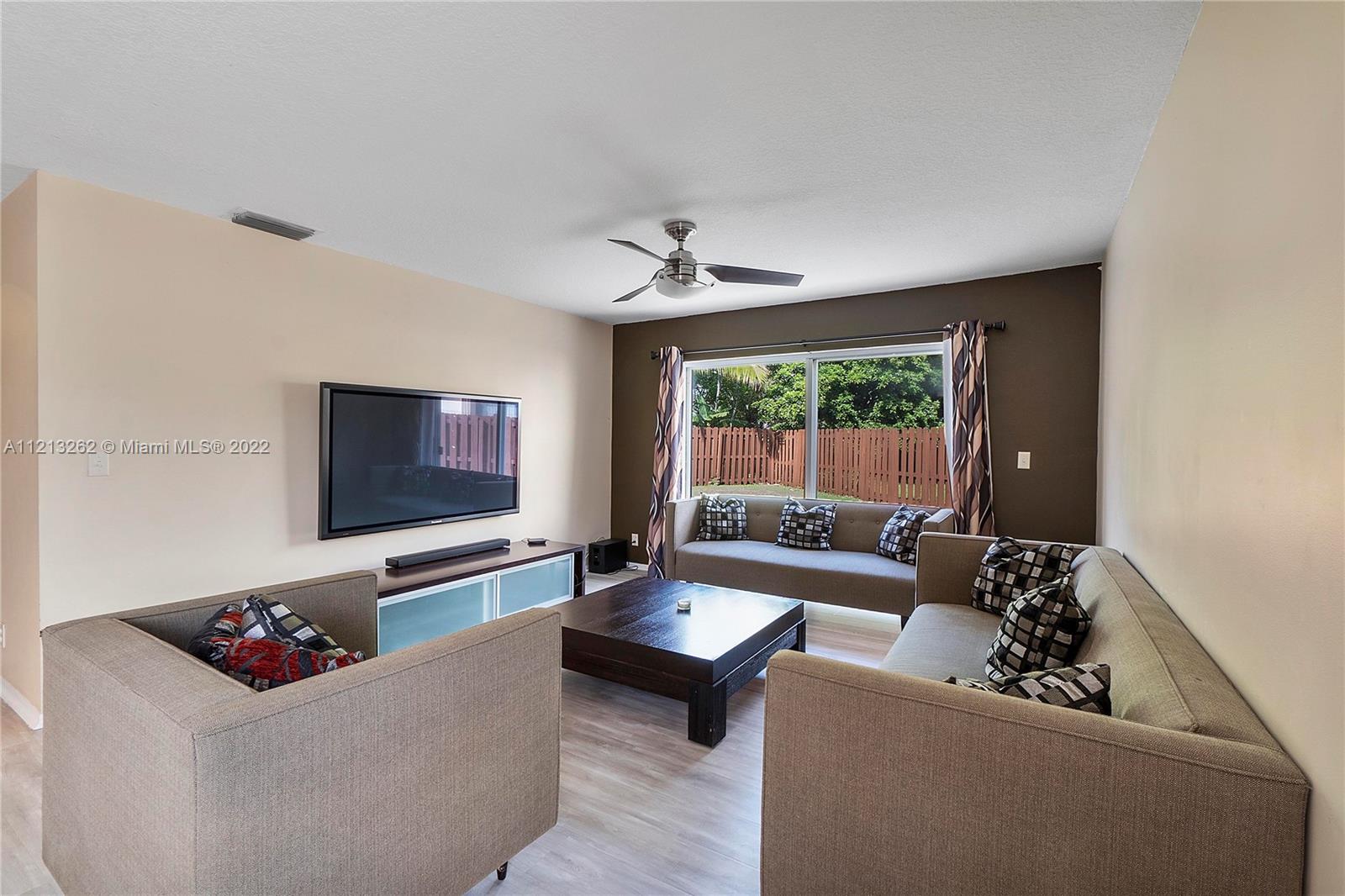CORAL BAY - Residential