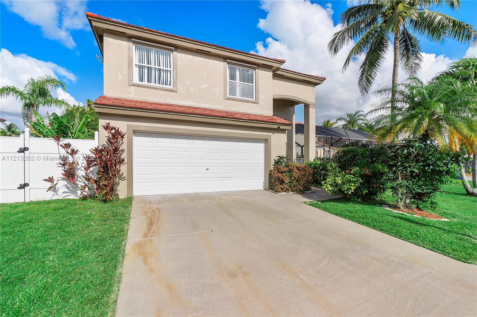 CORAL BAY - Residential