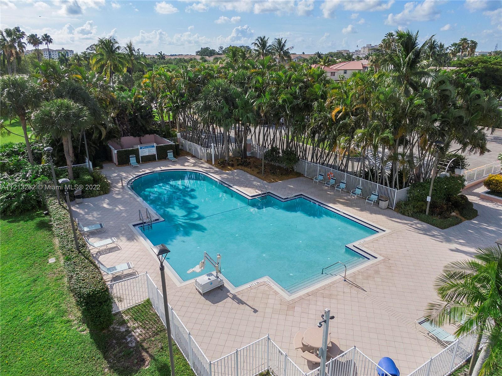 CORAL BAY - Residential