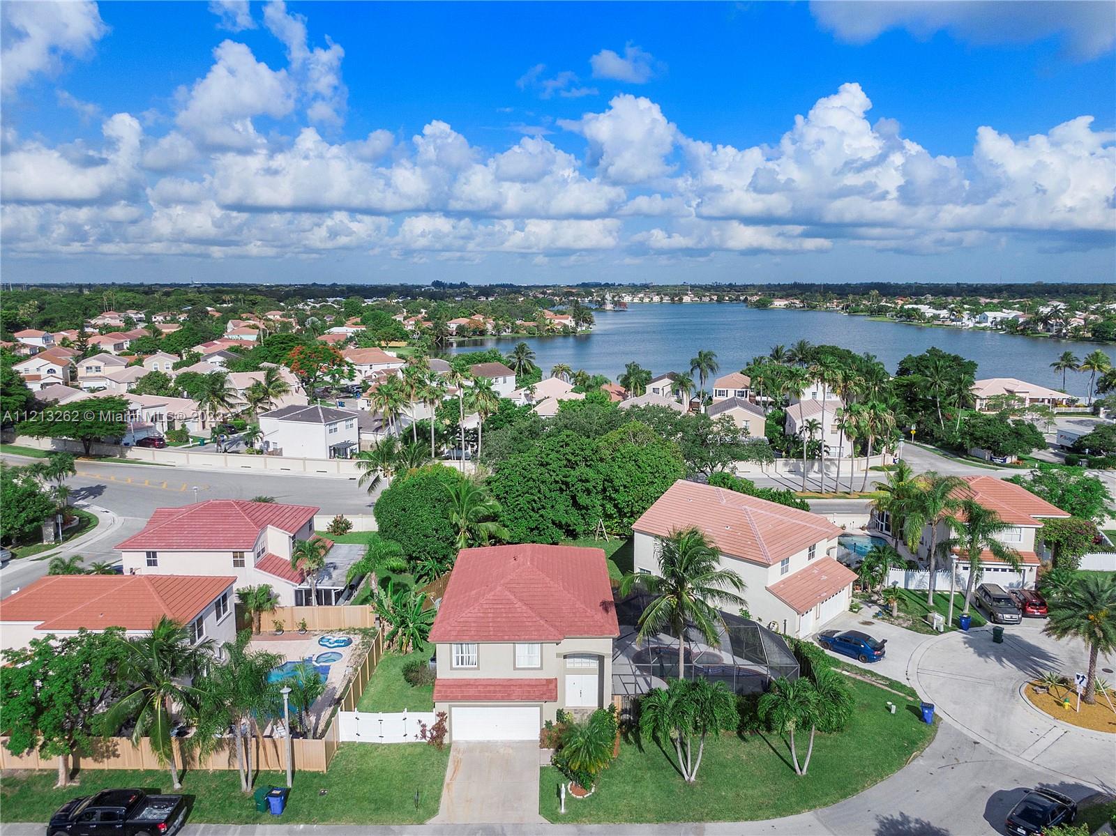 CORAL BAY - Residential