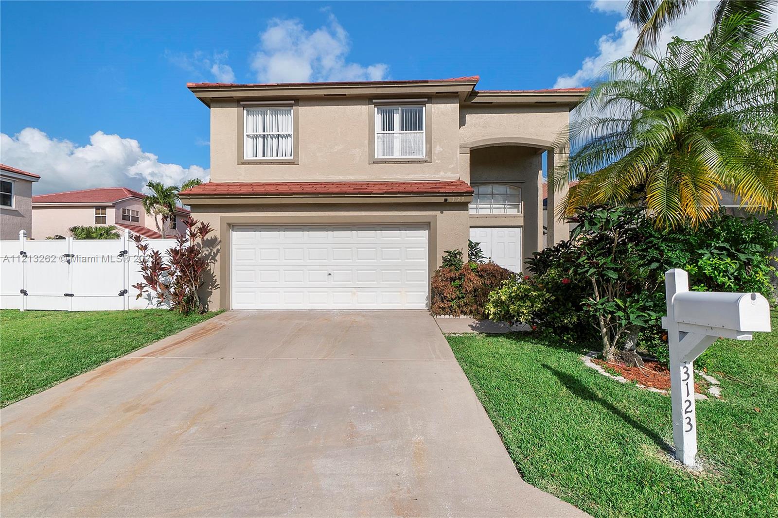 CORAL BAY - Residential