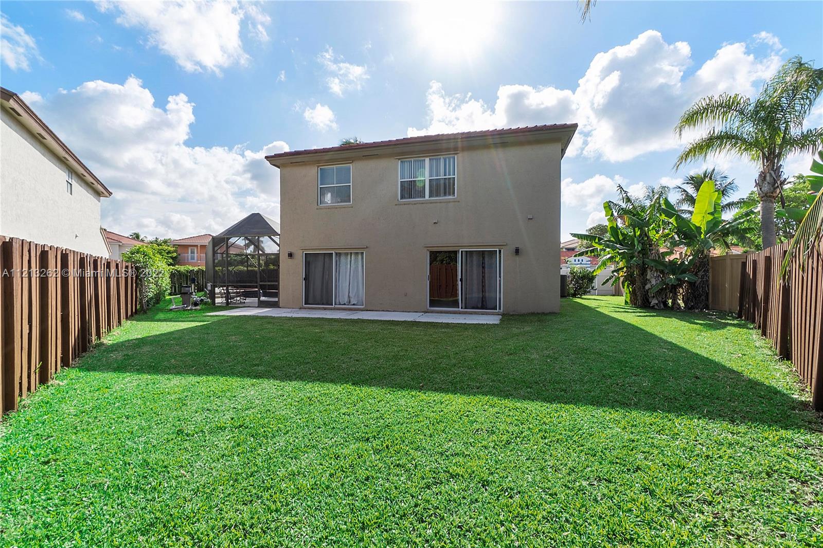 CORAL BAY - Residential