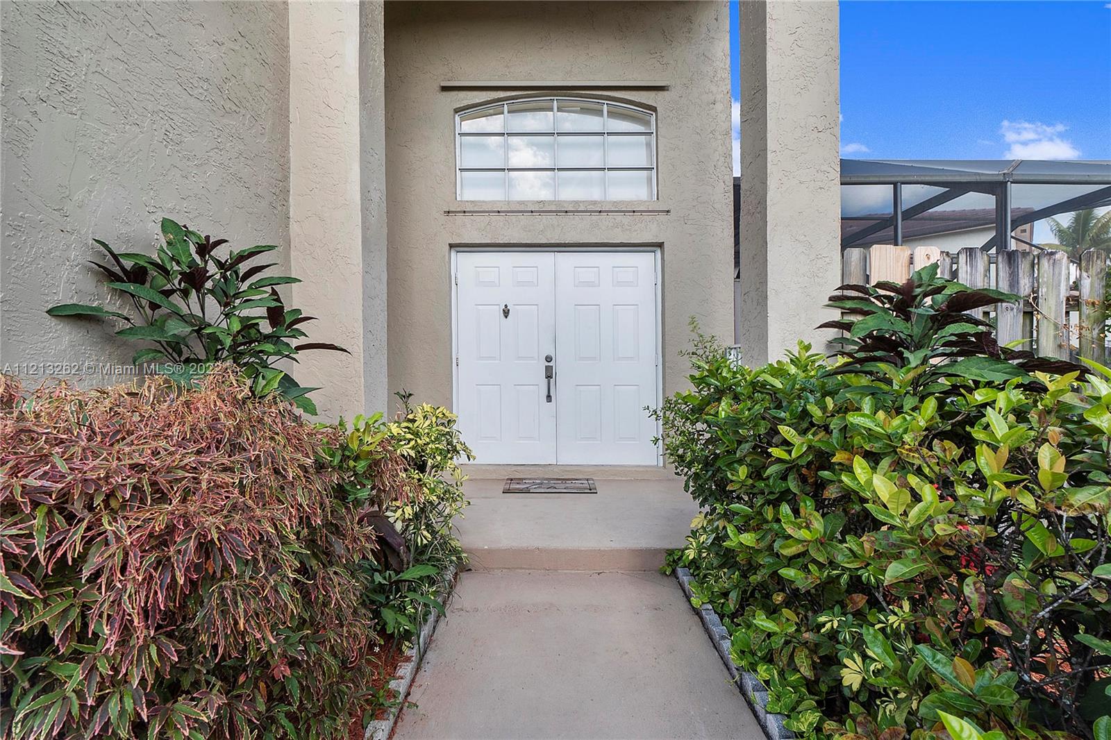 CORAL BAY - Residential