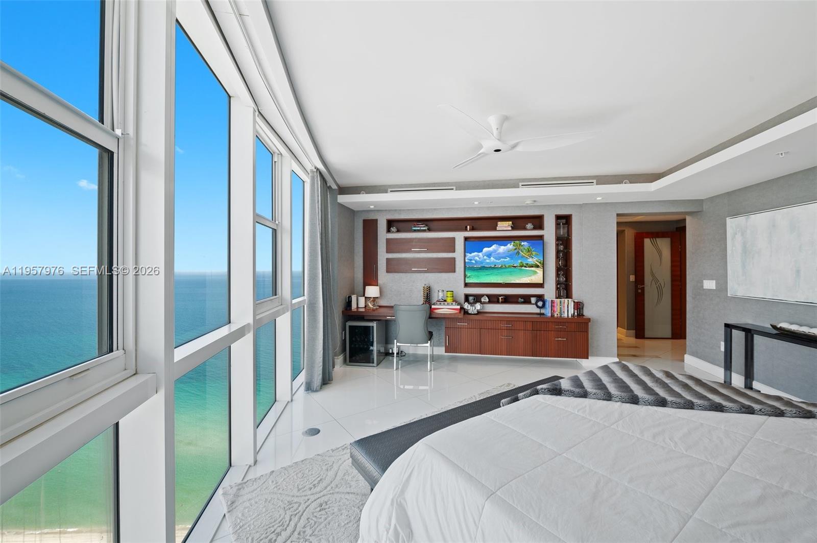 TRUMP ROYALE CONDO - Residential