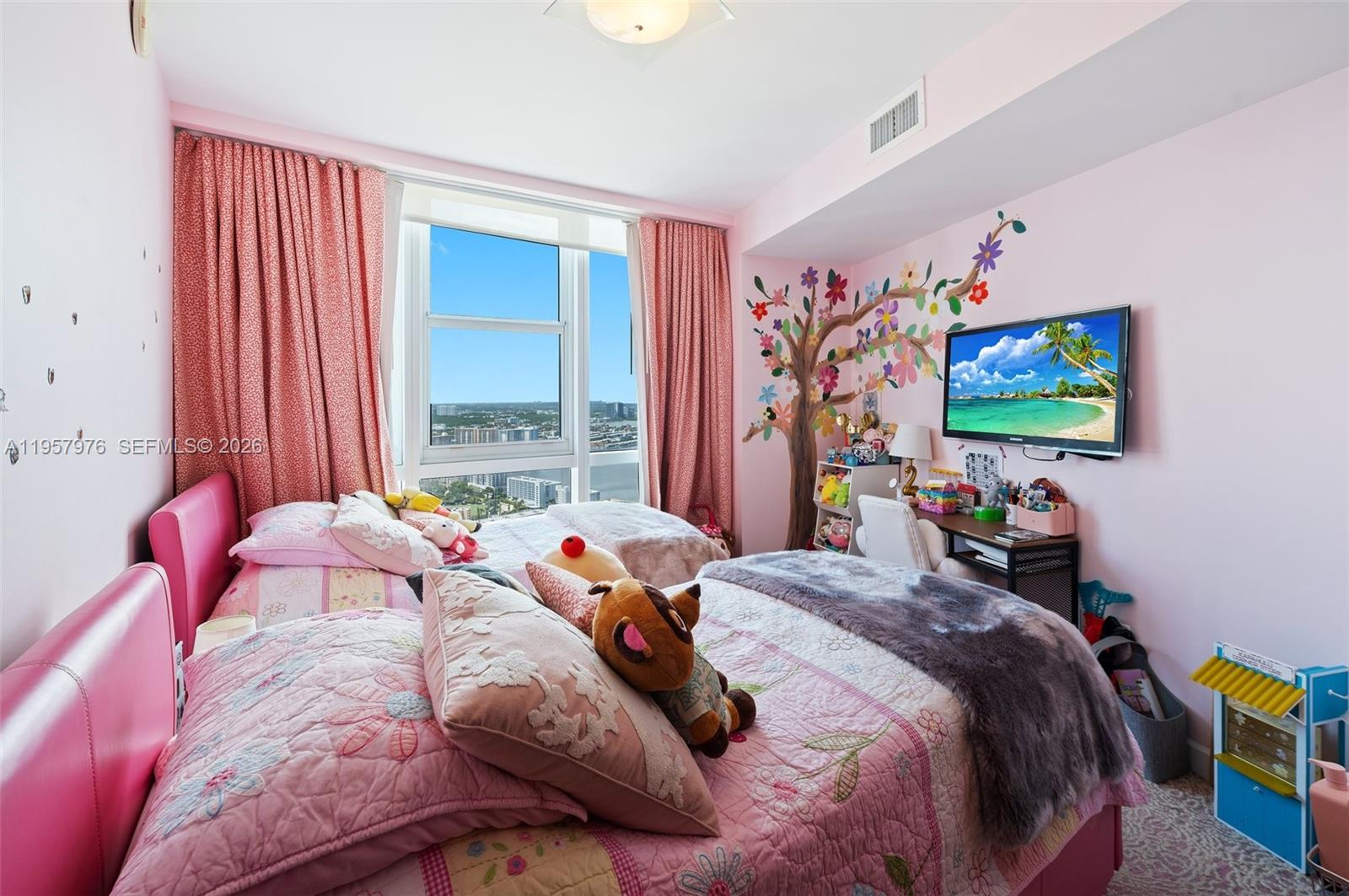 TRUMP ROYALE CONDO - Residential