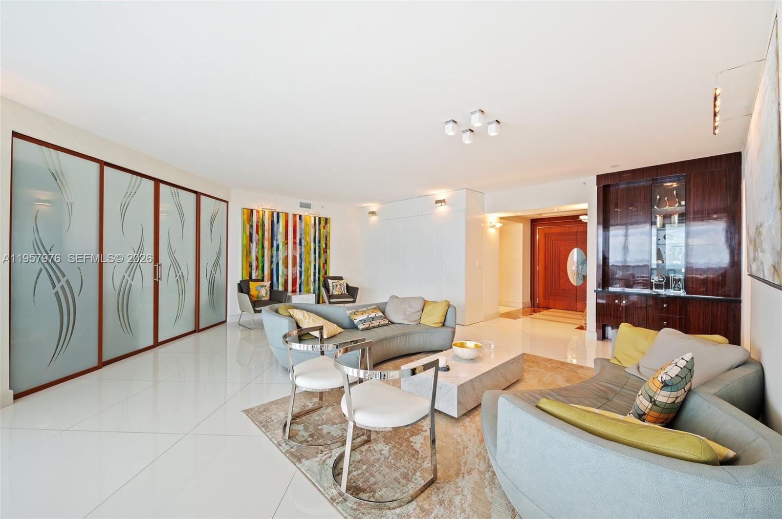 TRUMP ROYALE CONDO - Residential