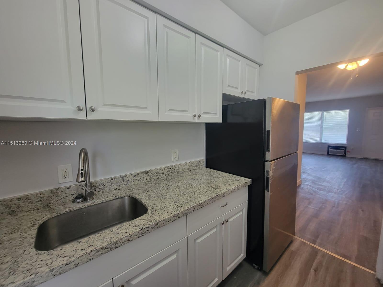 ROSE CONDO - Residential