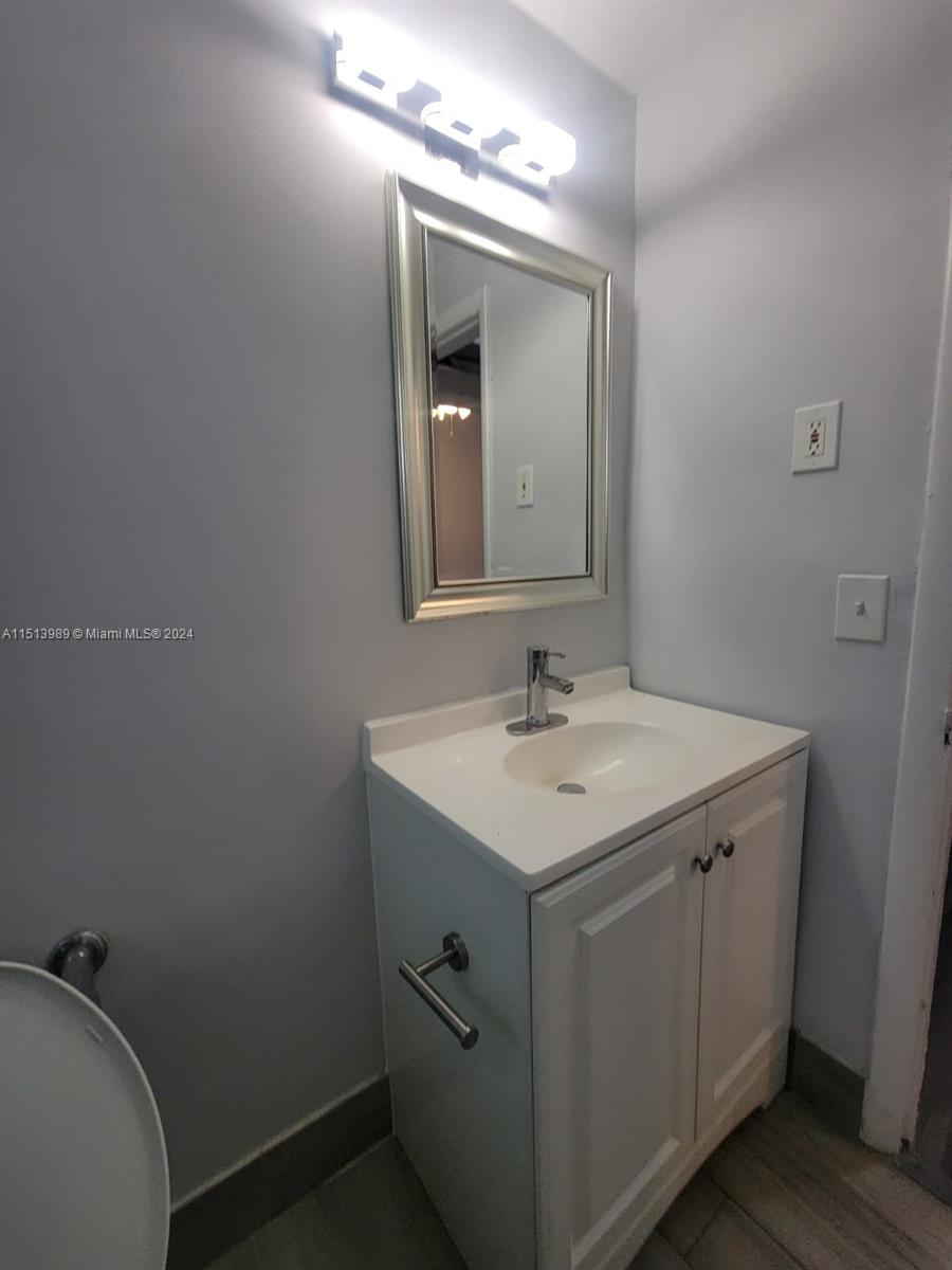 ROSE CONDO - Residential