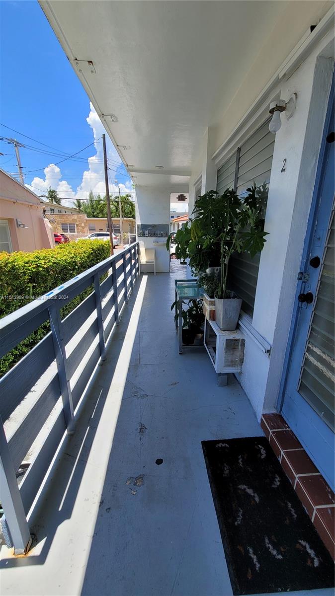 ROSE CONDO - Residential