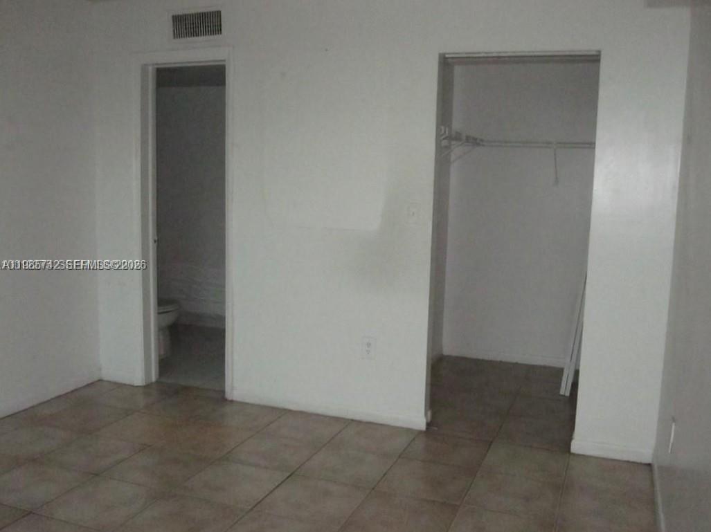 INTERNATIONAL PARK I COND - Residential