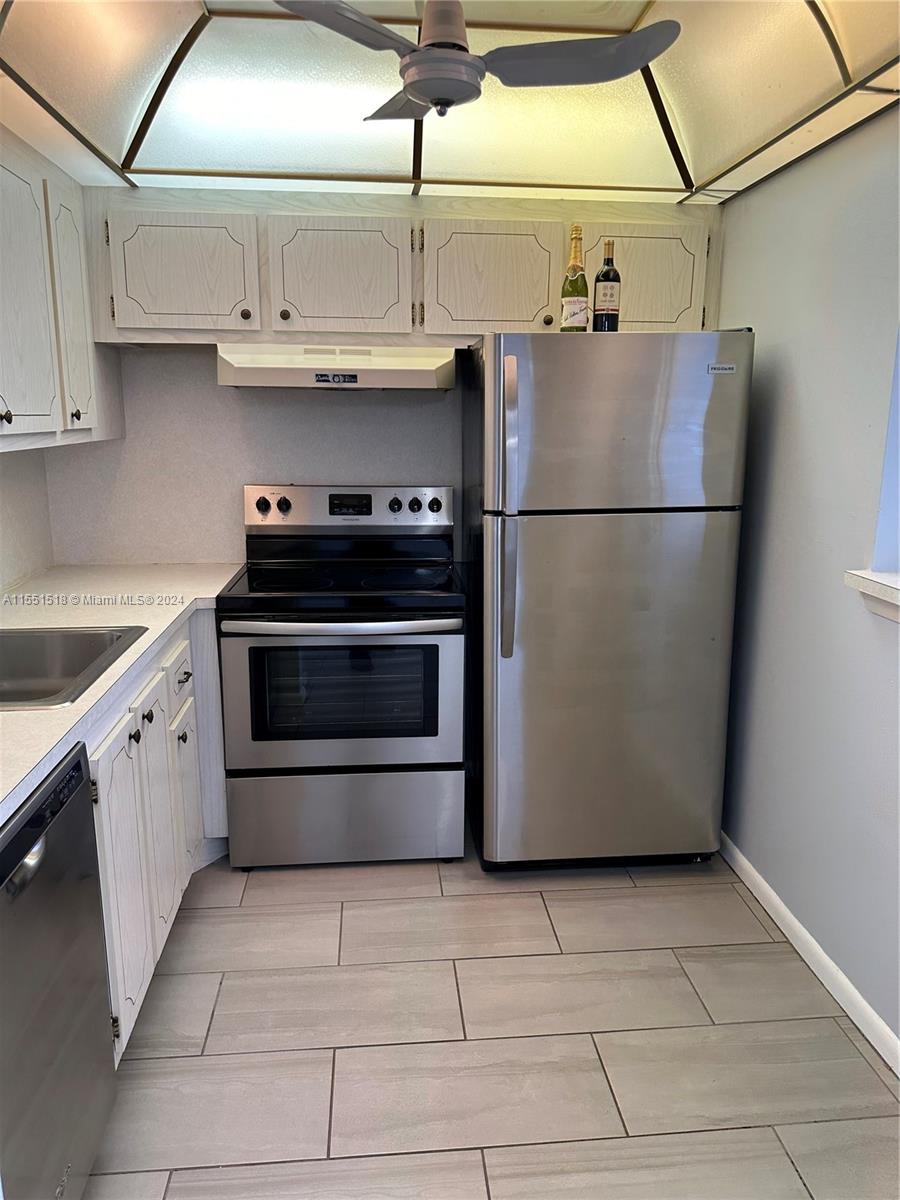 FANSHAW AT CENTURY VILLAG - Residential Lease