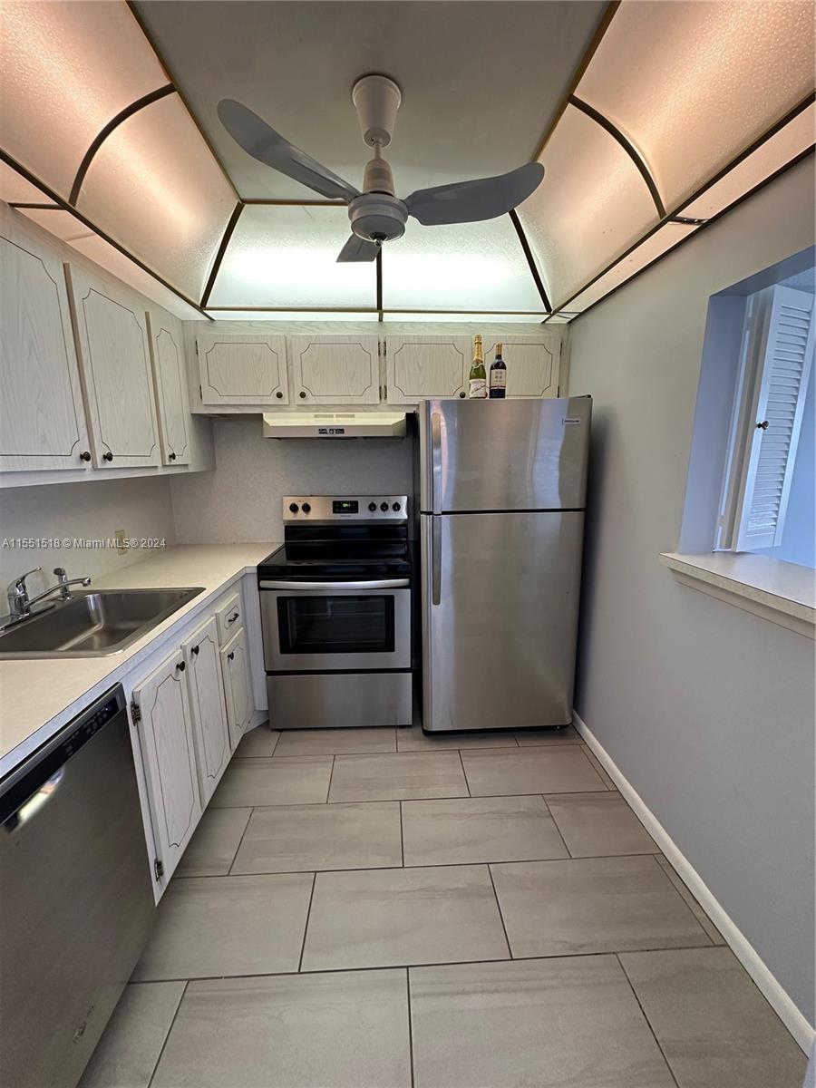 FANSHAW AT CENTURY VILLAG - Residential Lease