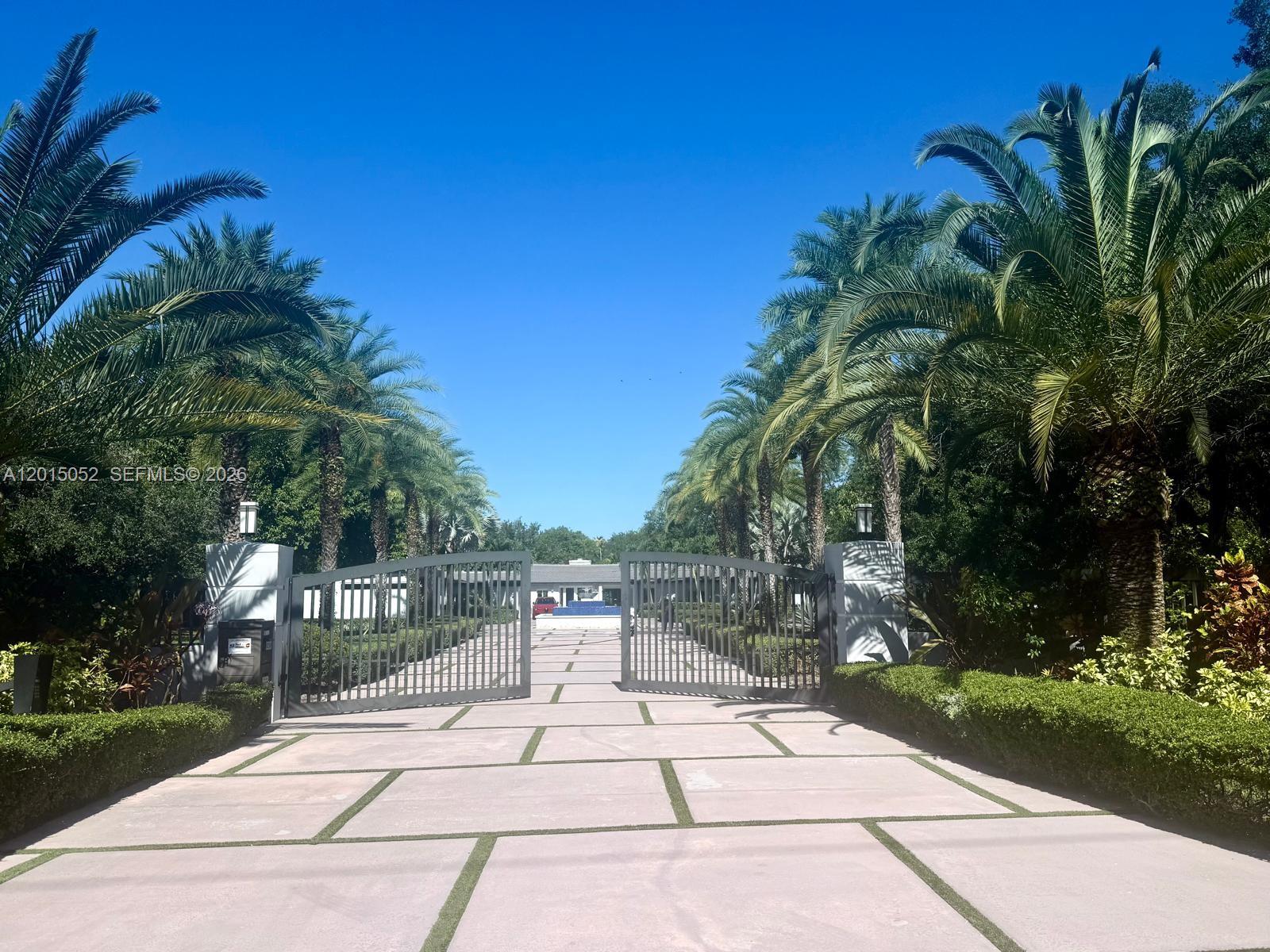 SOUTH MIAMI - Residential