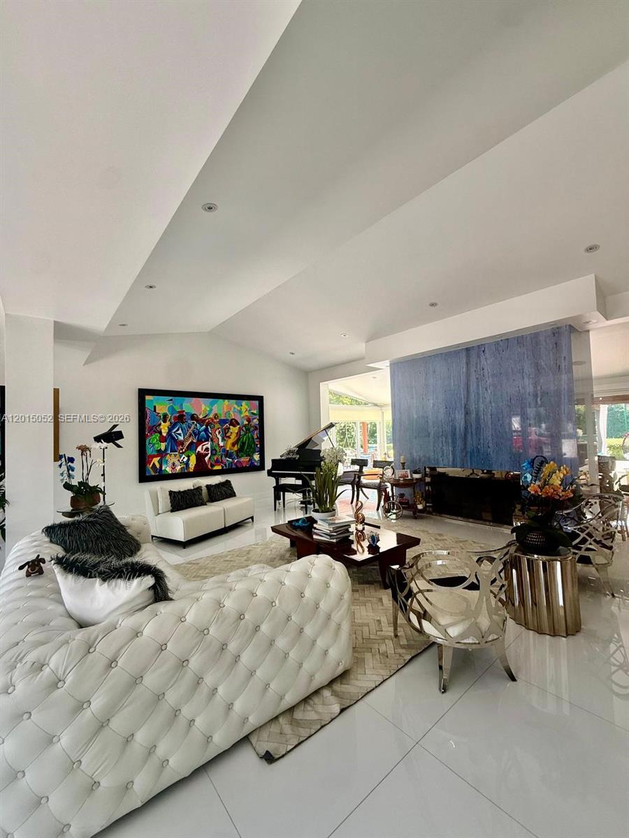 SOUTH MIAMI - Residential