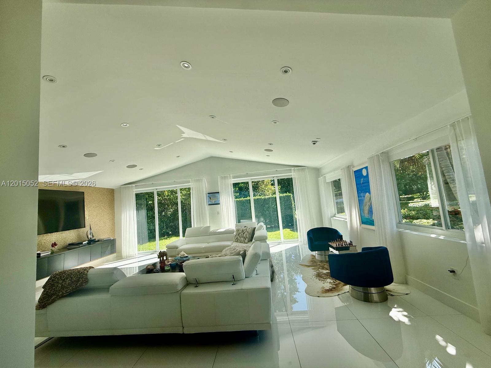 SOUTH MIAMI - Residential