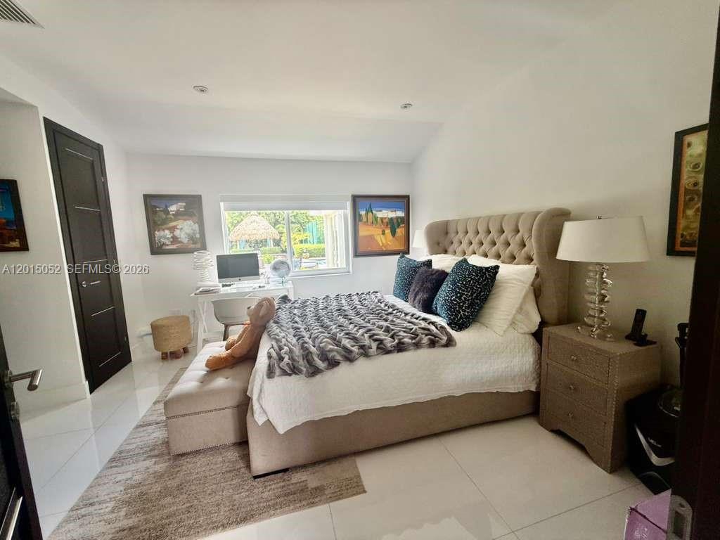 SOUTH MIAMI - Residential