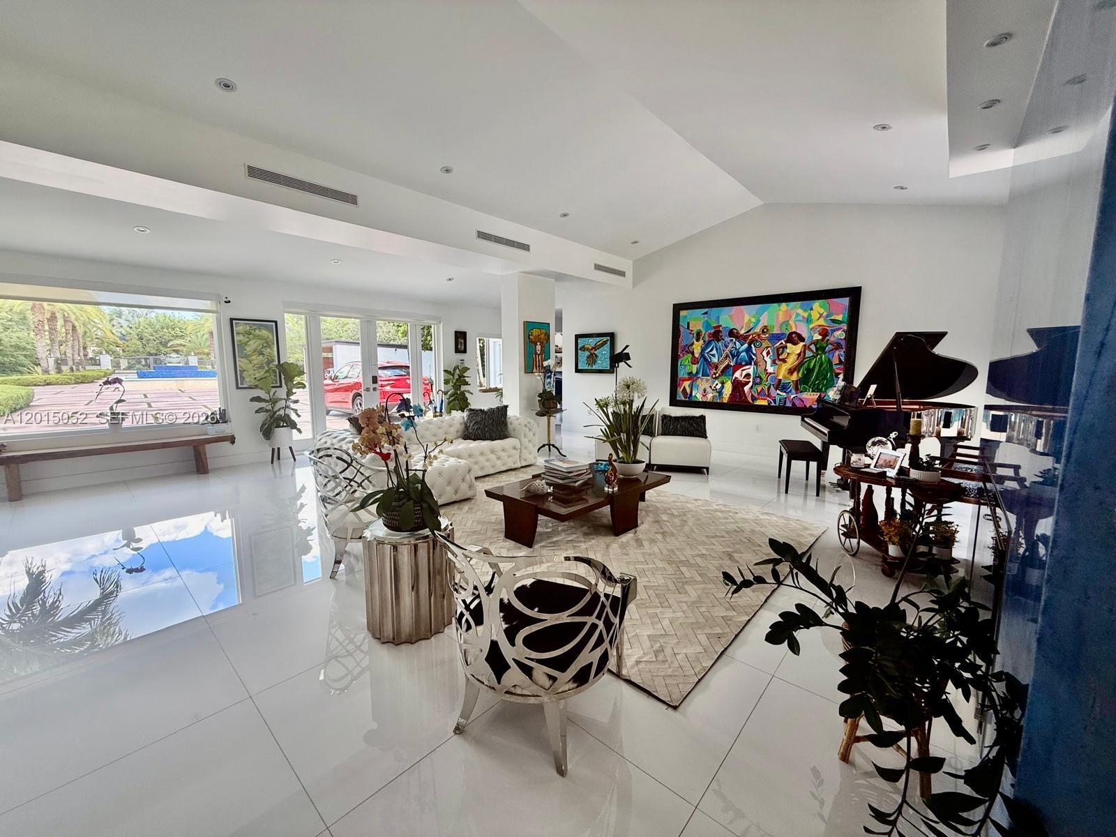 SOUTH MIAMI - Residential