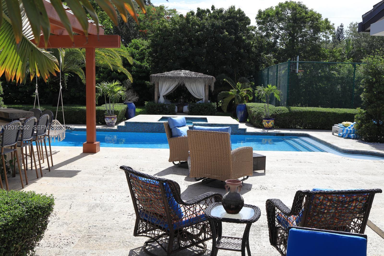 SOUTH MIAMI - Residential