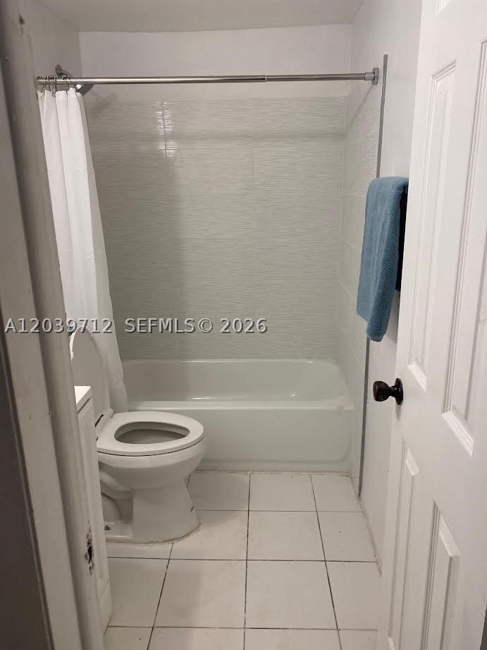 PALMS AT DANIA BEACH COND - Residential