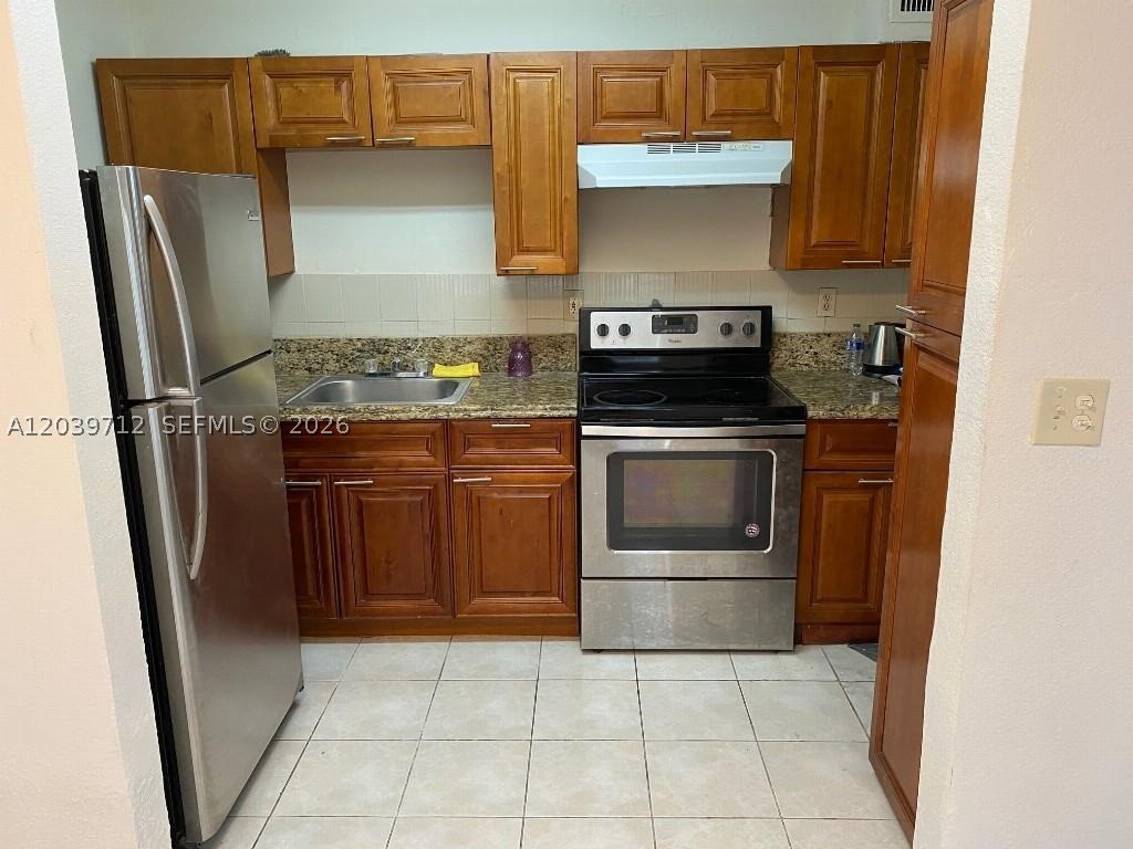 PALMS AT DANIA BEACH COND - Residential
