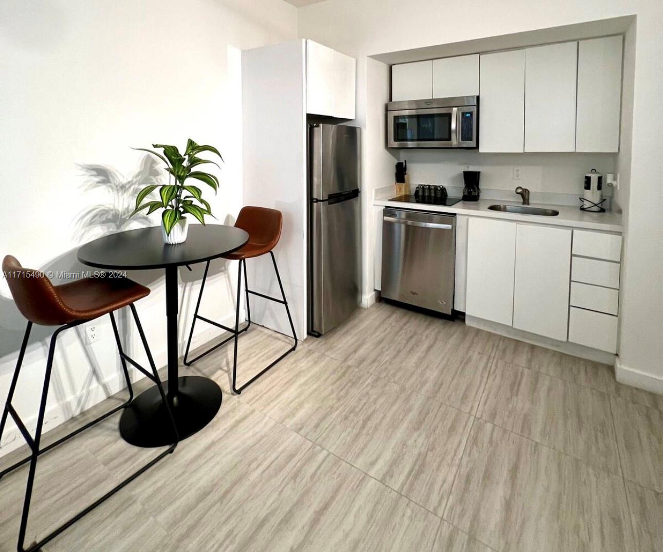 Prime location just steps from Lincoln Rd Mall and only a few blocks from the beach. Experience the best of South Beach living. Washer and dryer in the unit and wifi included in the monthly HOA fees. Tenant occupied, 24 hrs notice.