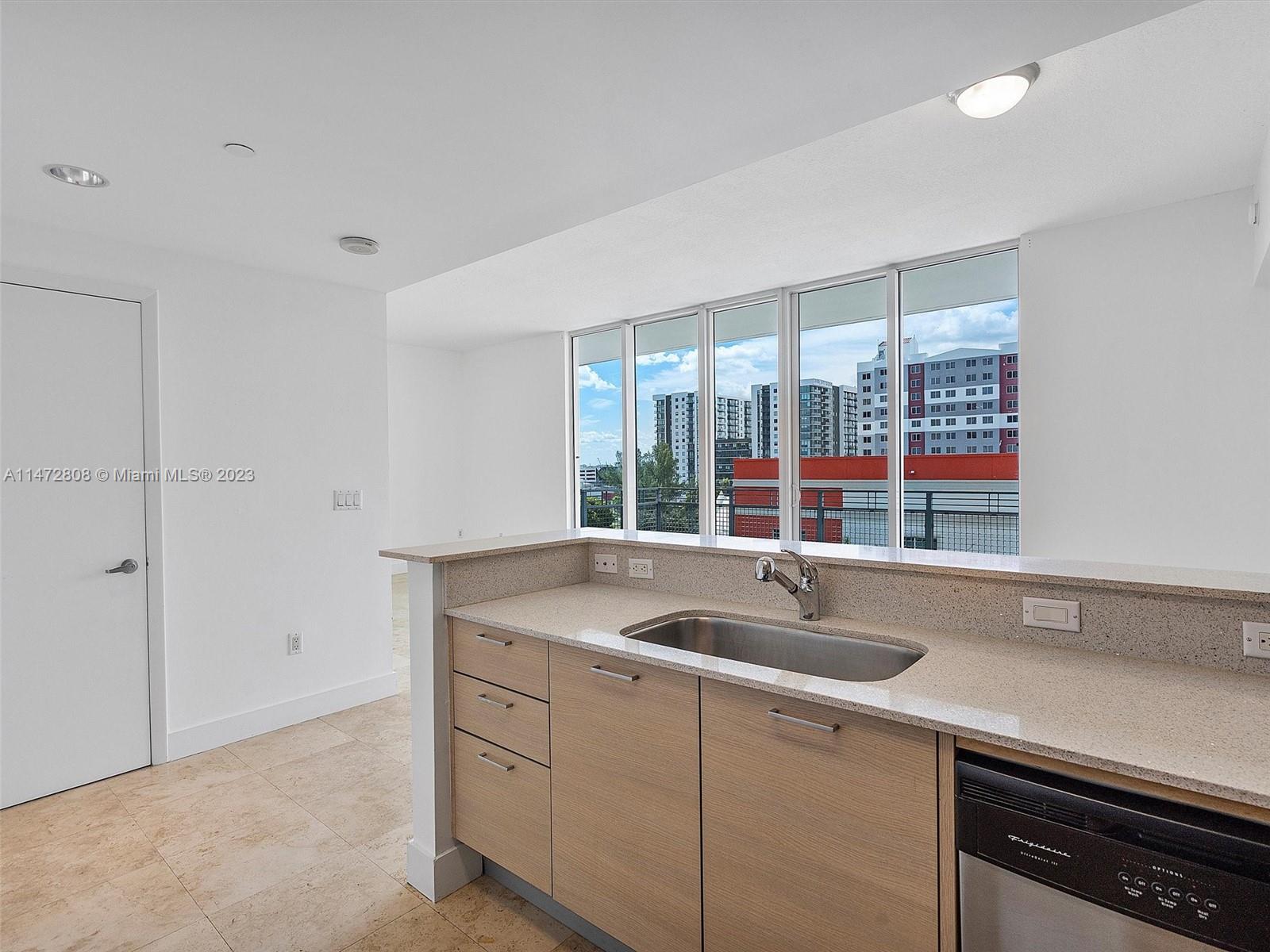 CITY 24 CONDO - Residential