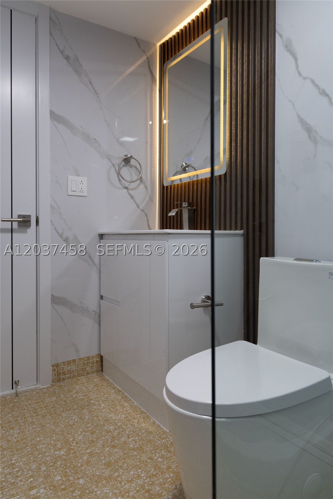 OMEGA CONDO NO 4 - Residential