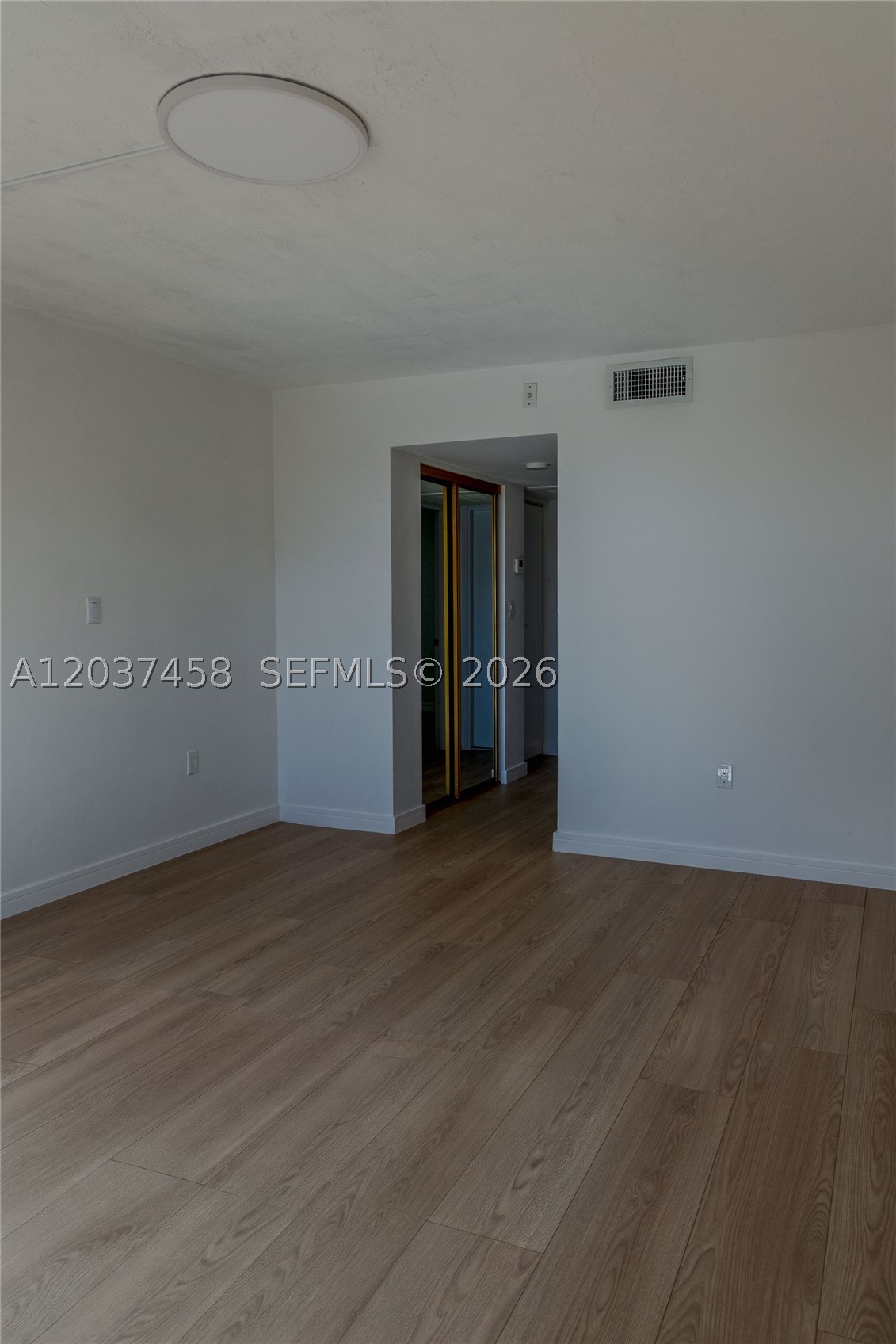 OMEGA CONDO NO 4 - Residential