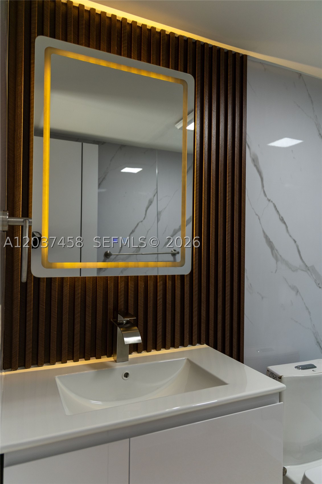 OMEGA CONDO NO 4 - Residential