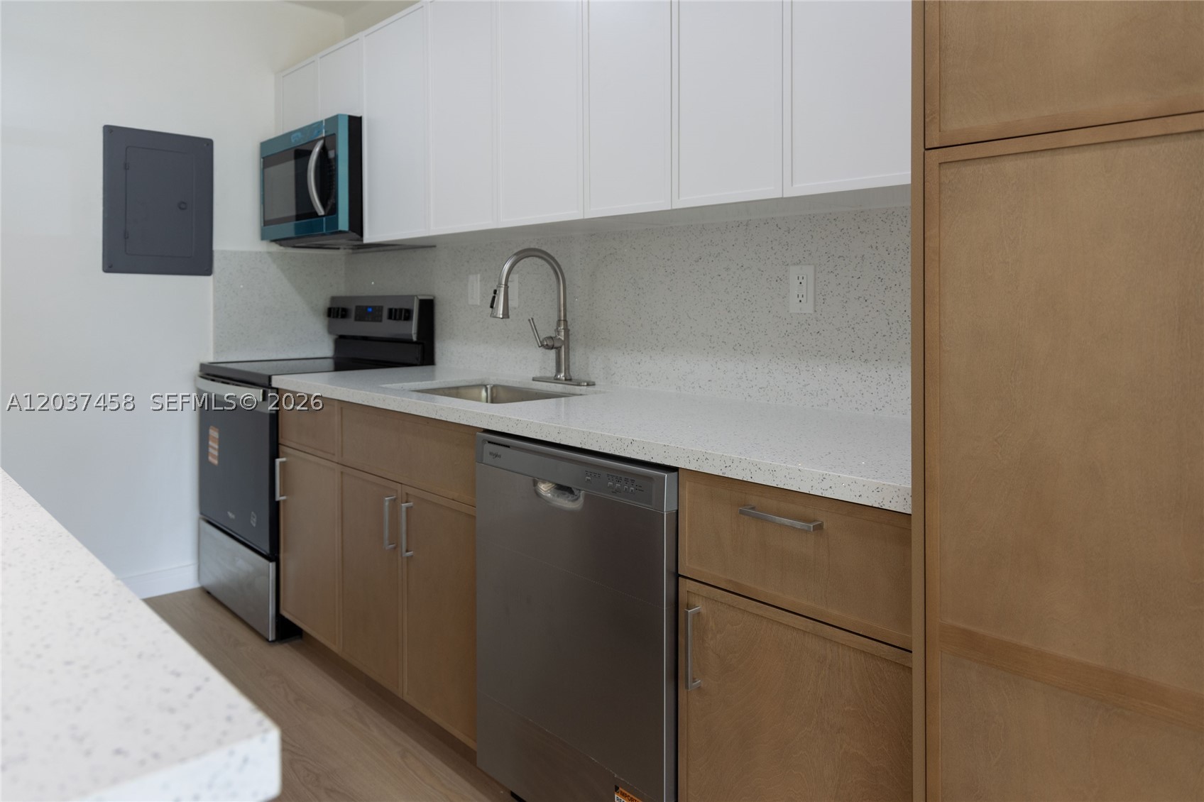 OMEGA CONDO NO 4 - Residential