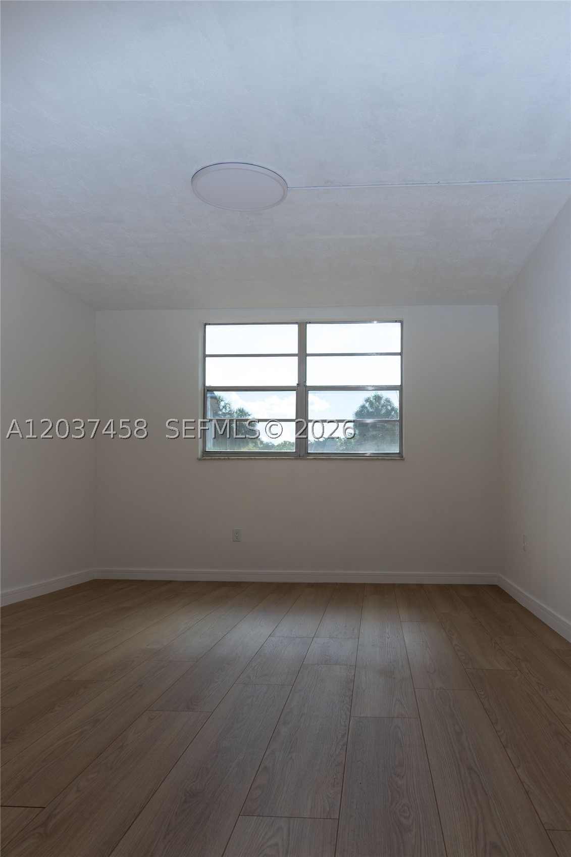 OMEGA CONDO NO 4 - Residential