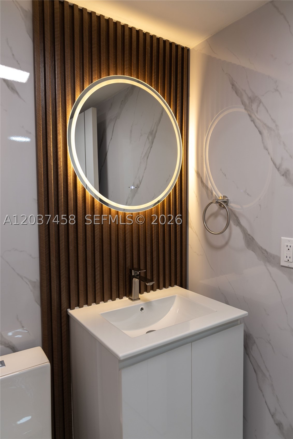 OMEGA CONDO NO 4 - Residential