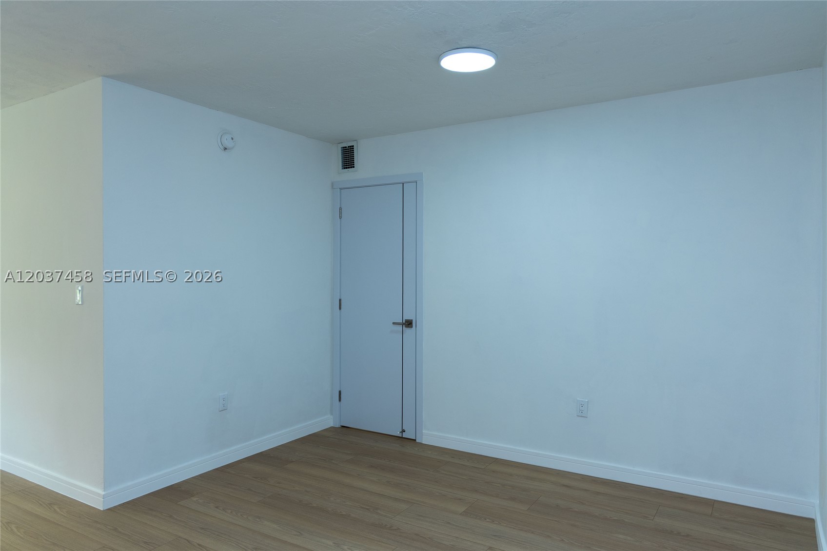 OMEGA CONDO NO 4 - Residential