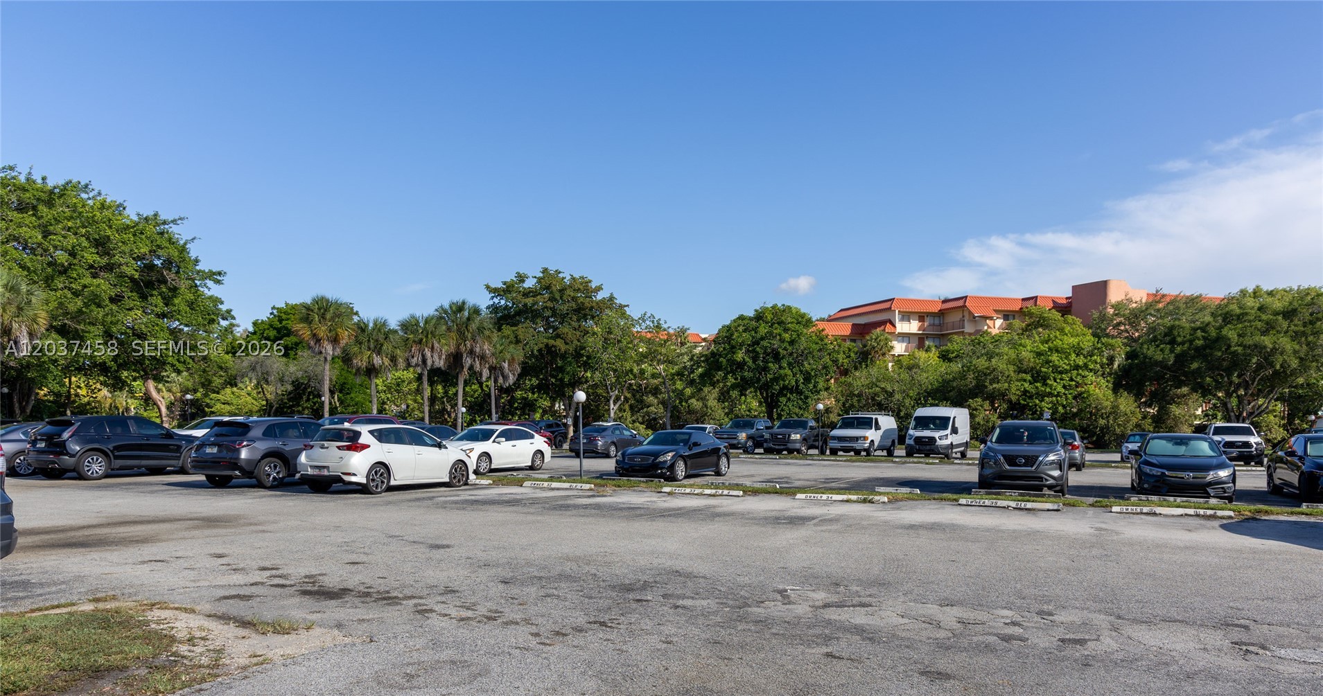 OMEGA CONDO NO 4 - Residential
