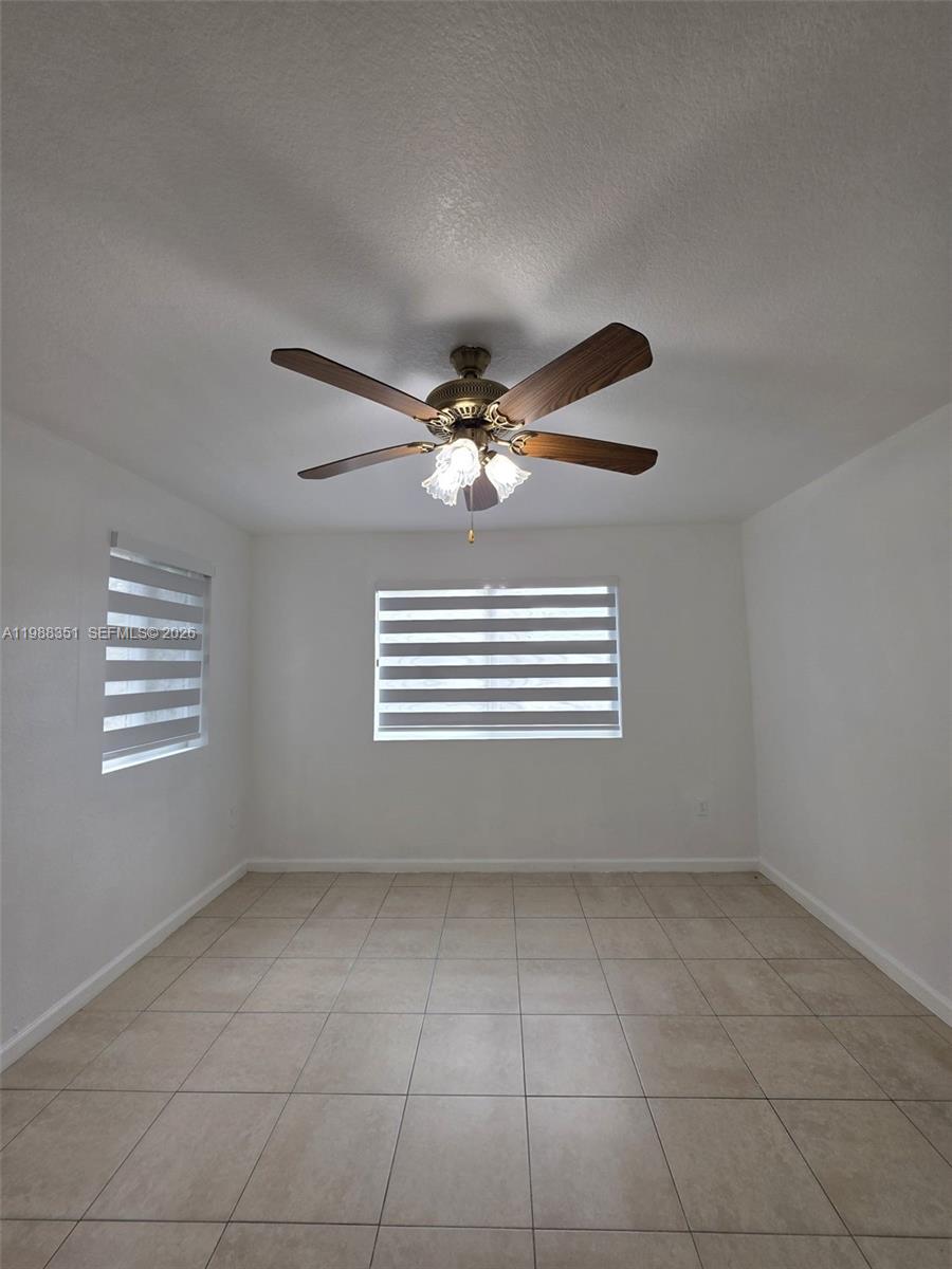 VISTA TRACE 1 CONDO - Residential