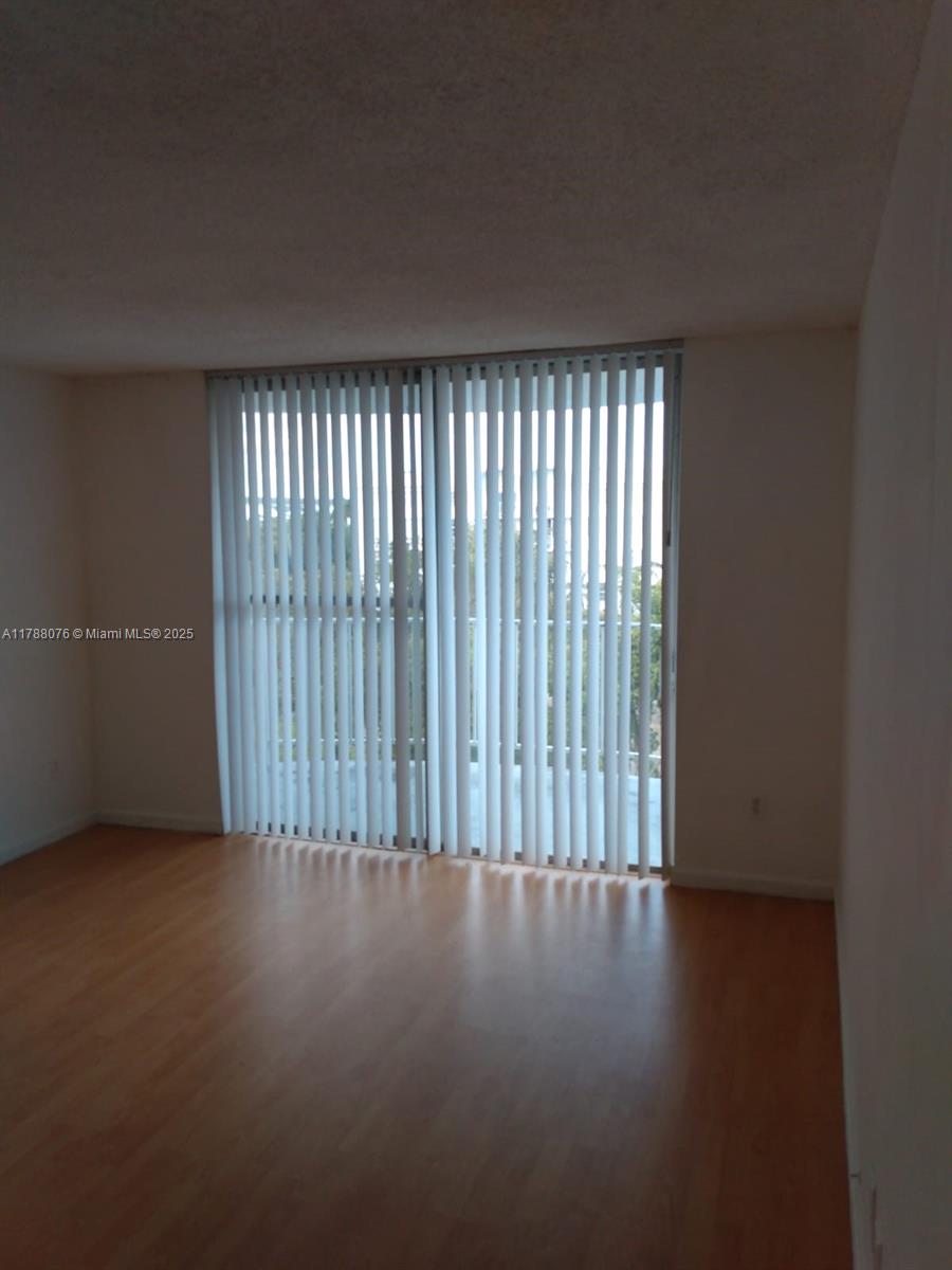 MONTECARLO CONDO - Residential