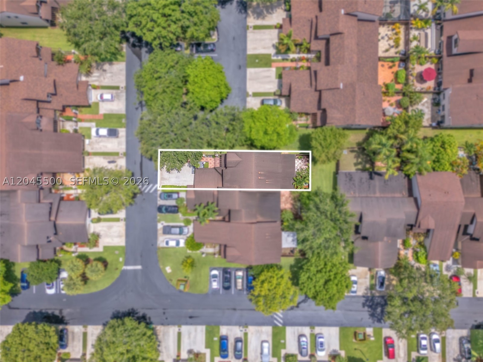 VALENCIA TOWNHOMES - Residential