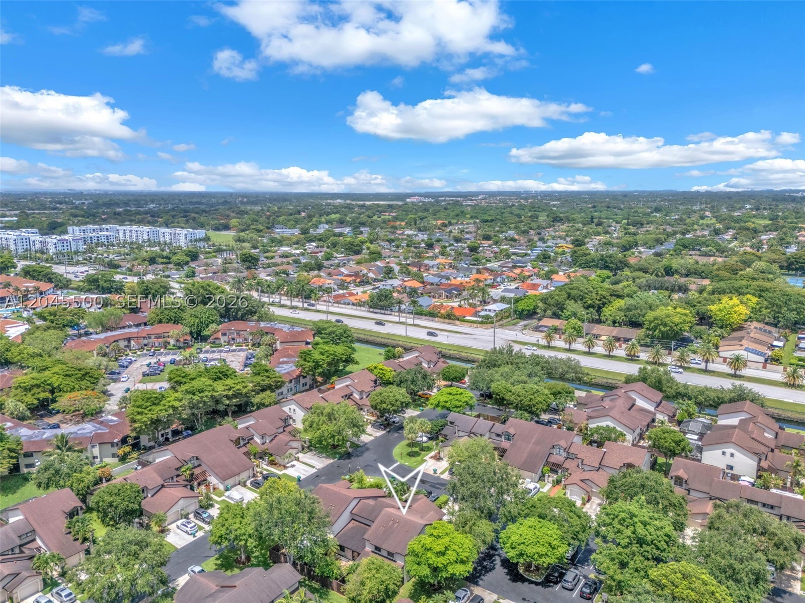 VALENCIA TOWNHOMES - Residential