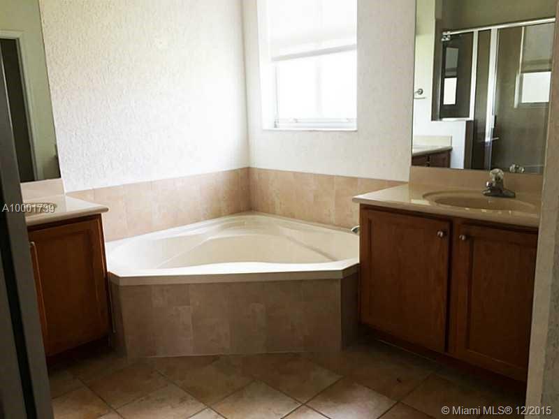 Islands At Doral Twnhms - Residential Lease